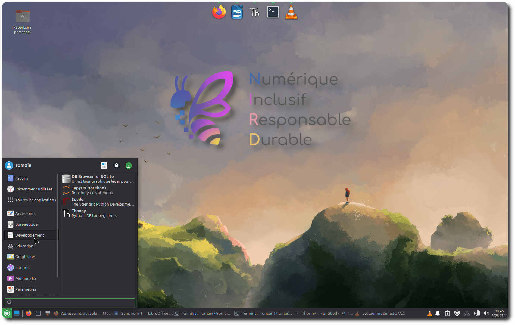 Copie d'écran du bureau de la distribution Linux NIRD.